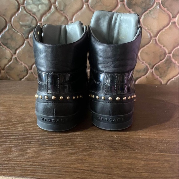 10000% authentic. Size 8.5 , Versace high top. Limited edition - Picture 3 of 5
